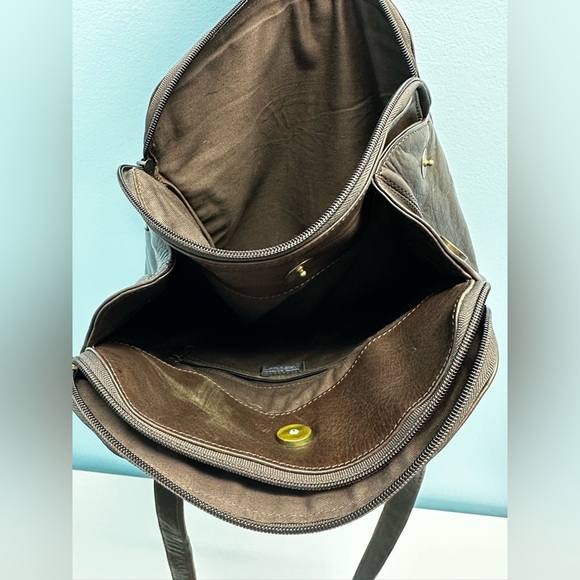 Women’s Wilson Brown Genuine Leather Over The Shoulder Handbag Purse Pockets - Picture 3 of 9